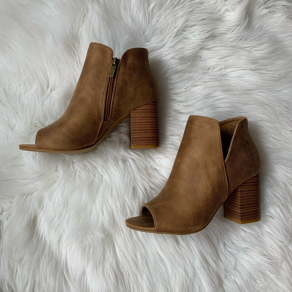๐ Aubrey - Tan Ankle Booties - Picture 4 of 5